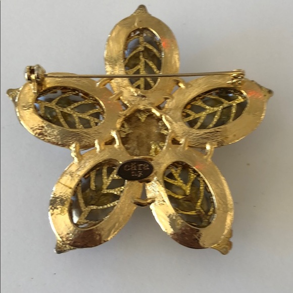 Signed Cara N.Y. Large Gold tone Brooch Bling - Picture 3 of 7